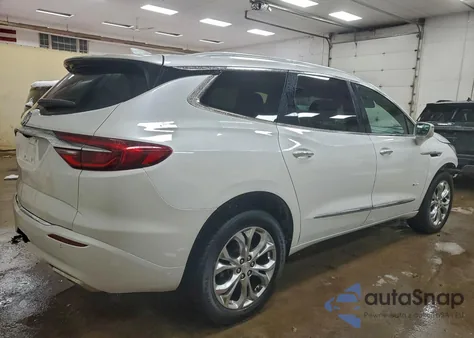 2020 Buick Enclave Avenir z USA, uszkodzony, nr VIN 5GAEVCKW5LJ112335